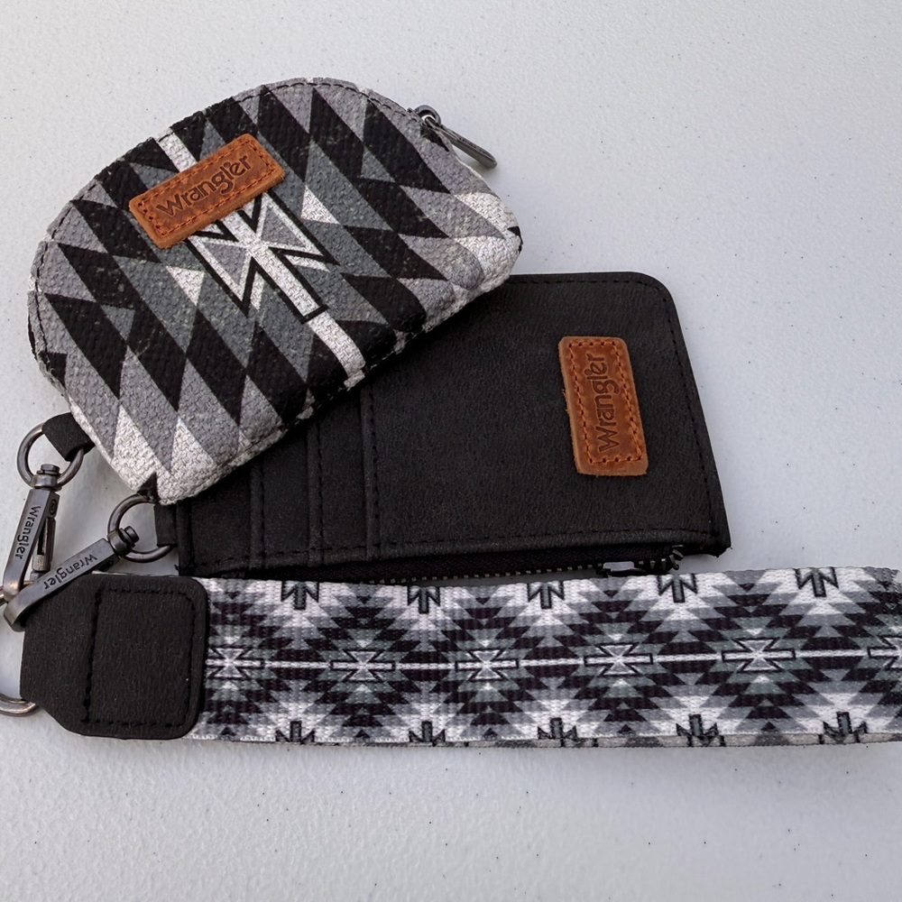 *Sold* Montana West x Wrangler Aztec Keychain Wristlet Wallet
